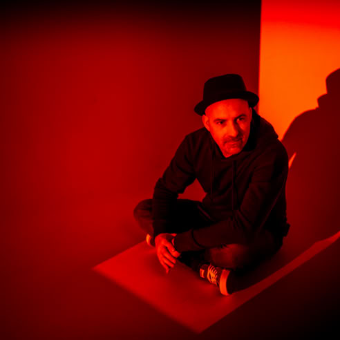 Leopold Hartzsch ist der kreative Pianist des Duos Wave&Sound. 